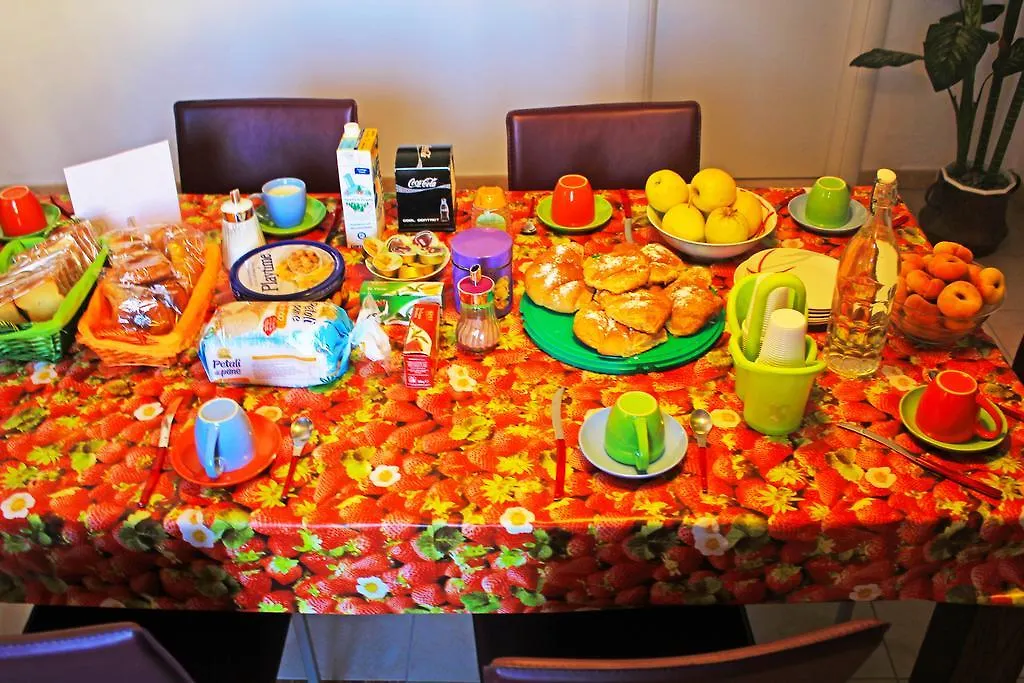 People B&B - A Place To Be Palermo Bed & Breakfast